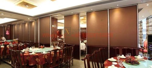 最新の企業 ソリューションについて あなたの空間に最適な可動間仕切りを選ぶ