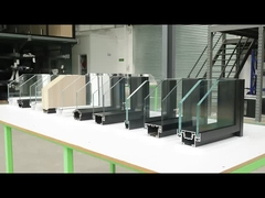 オフィスのガラス隔壁