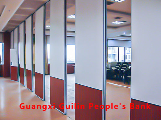 良い価格 Customized Operable Partition Wall with Top-Hung Design and High-Quality Materials for Up to 18M Height オンライン