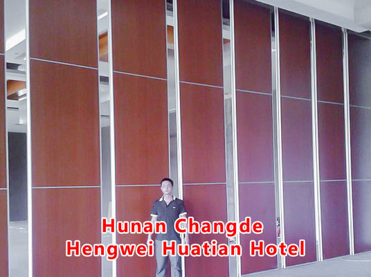 良い価格 Single Glazed Foldable Office Glass Partition Wall with 108mm Thickness and 30-42dB Sound Insulation オンライン