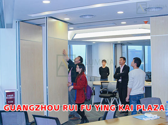 良い価格 共同作業スペース用、6061-T6プロファイルとQ235鋼フレームを備えた耐火木製吸音パーティション壁 オンライン