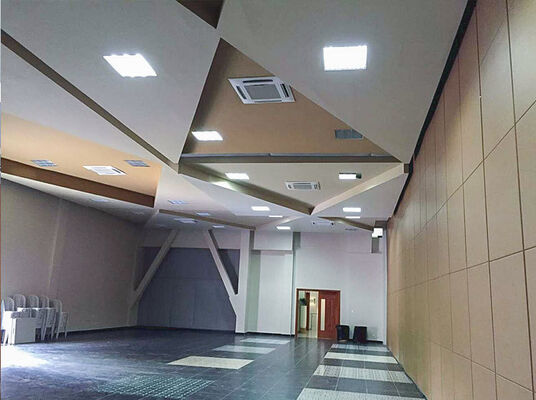 良い価格 Portable Soundproof Movable Partition Wall with Dupont POM Rollers and Top and Bottom Jack Lifting オンライン