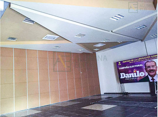 良い価格 6061-T6アルミニウム合金フレームと亜鉛メッキ角パイプキールを備えた、カスタマイズ可能な可動間仕切り壁 オンライン